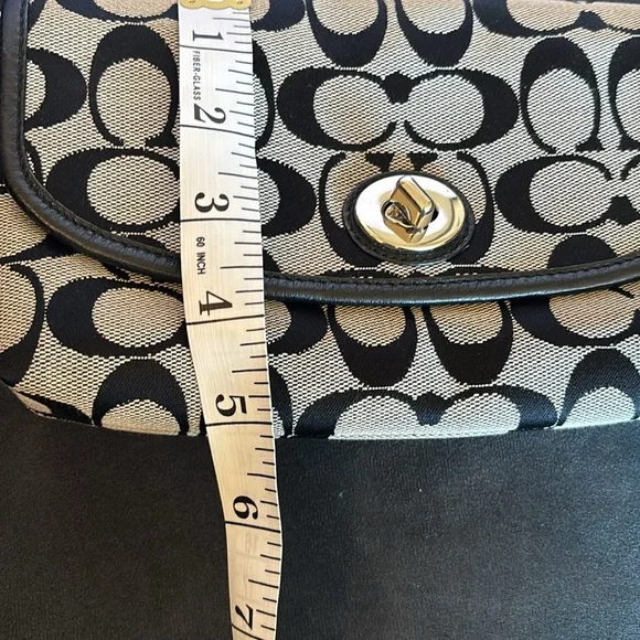 Coach Park Large Signature C Jacquard fabric print wristlet clutch like new! - Picture 10 of 12